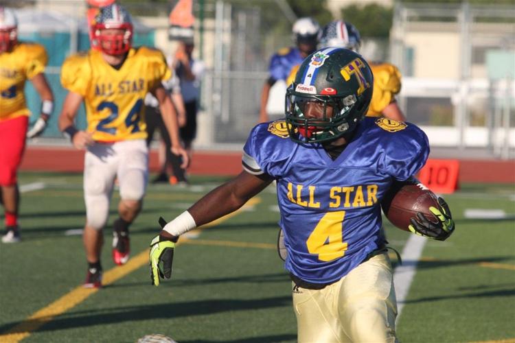 Nate Jones heads toward the end zone during the 2015 Lions All-Star Game.